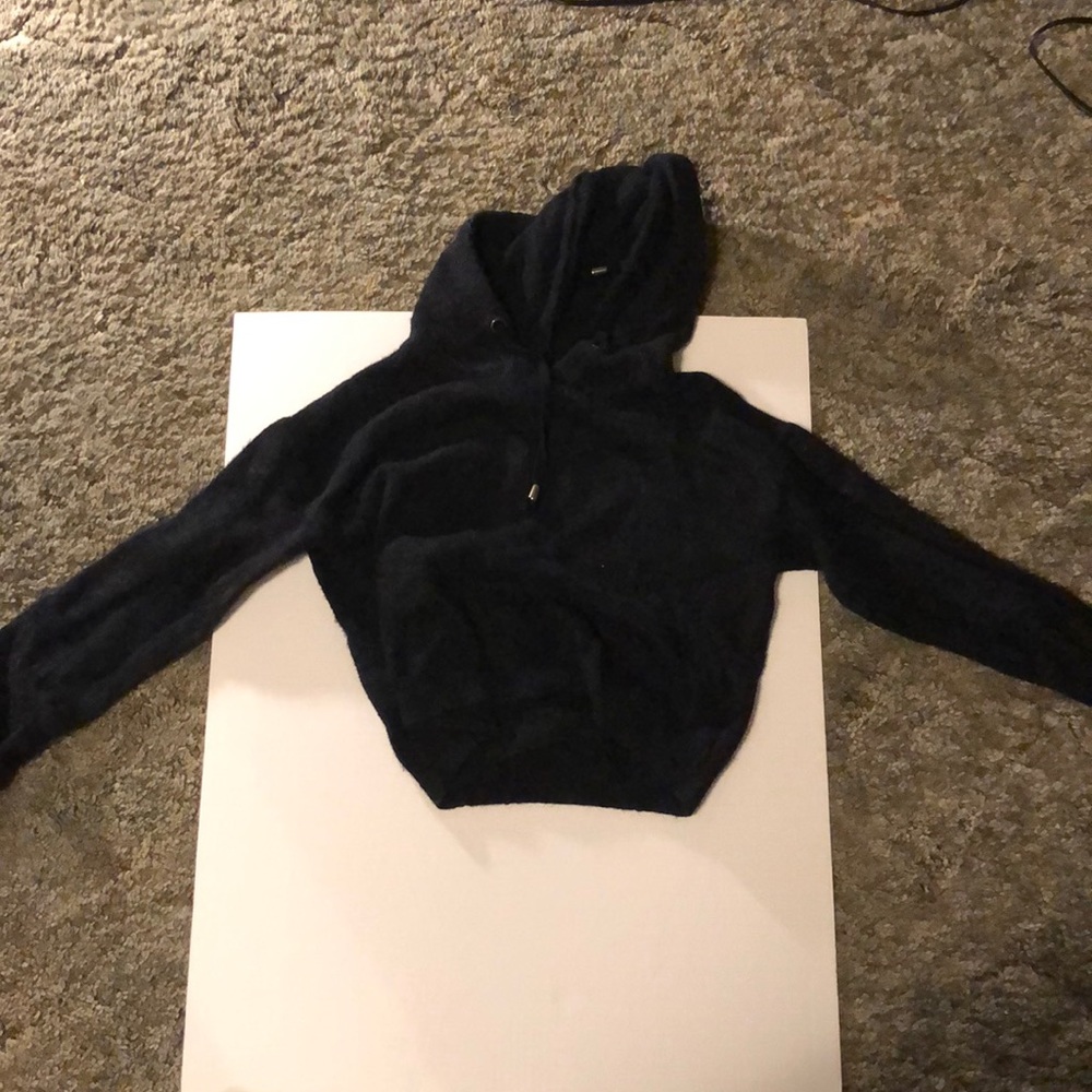 Forever 21 Womens Cropped Black Fuzzy Sweatshirt